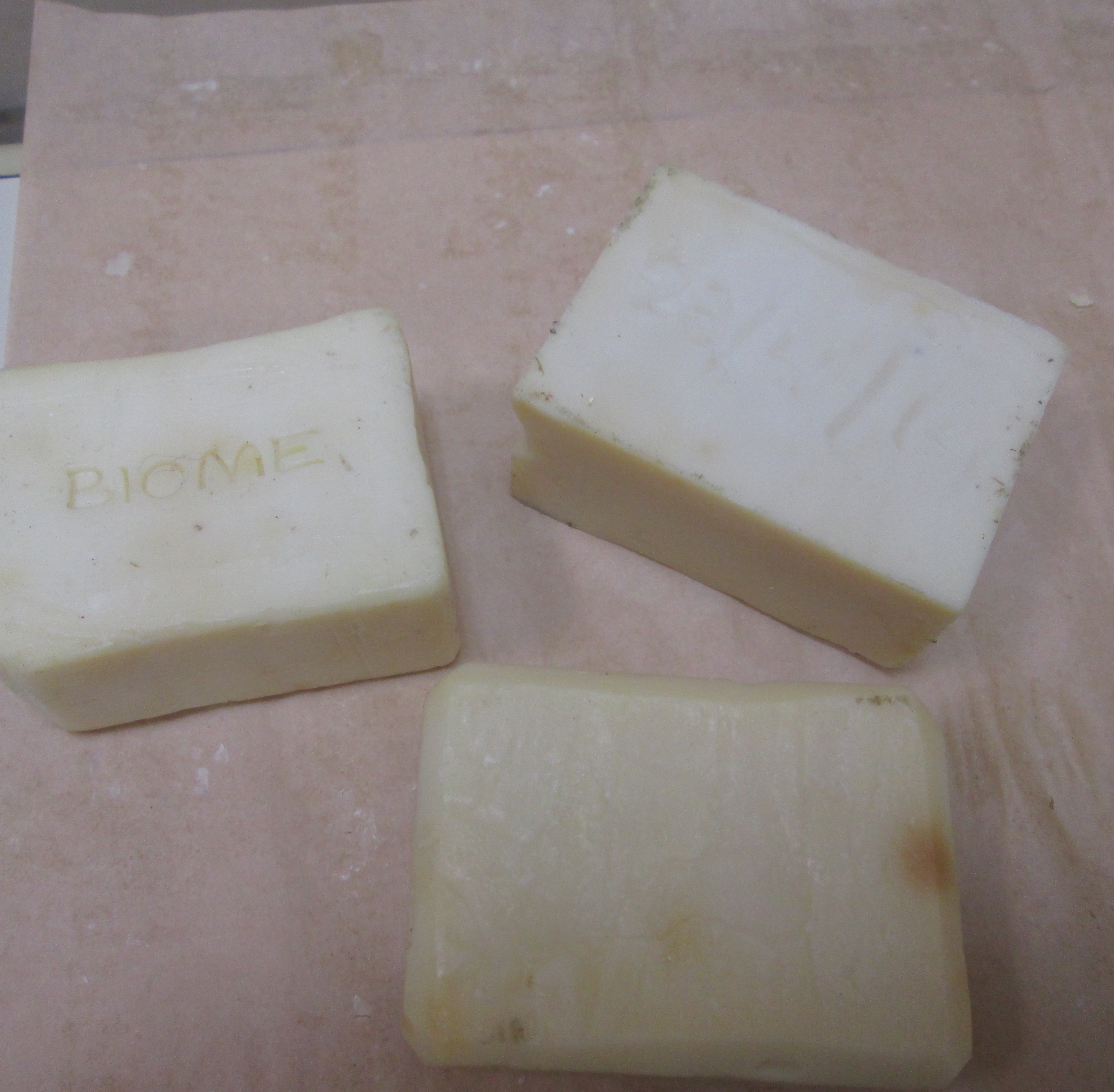 The soap produced collectively at Vio.me.