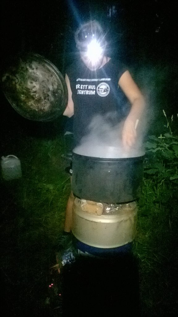 The rocket stove at work 